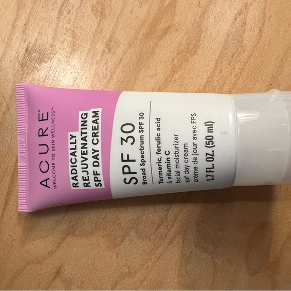 ACURE SPF radically rejuvenating daily lotion - Picture 2 of 2